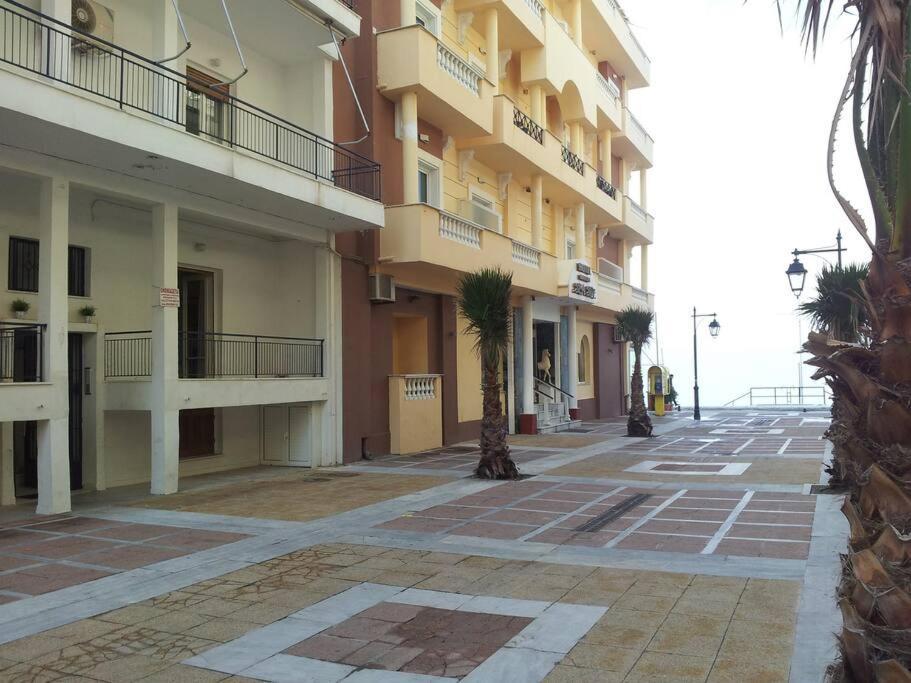 Cozy Seaside Apartment Loutraki Экстерьер фото